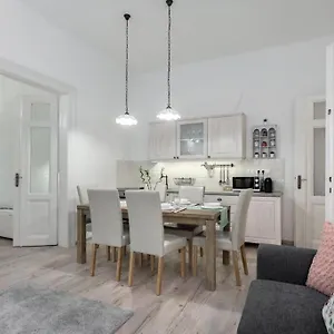  Apartment Perfect Day 3 -3 Bedr, 2 Bathrooms