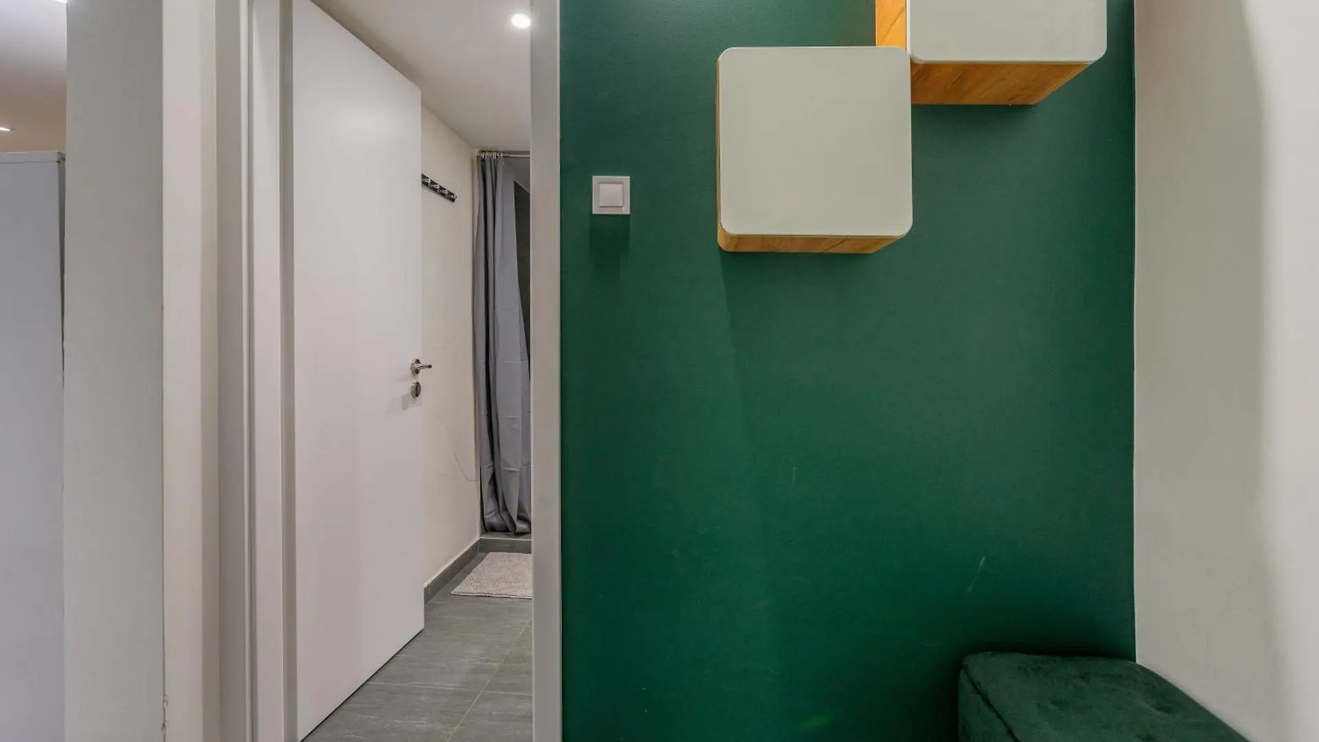 Full Equipment Designed Apartment In The Heart Of Budapest For 4 People