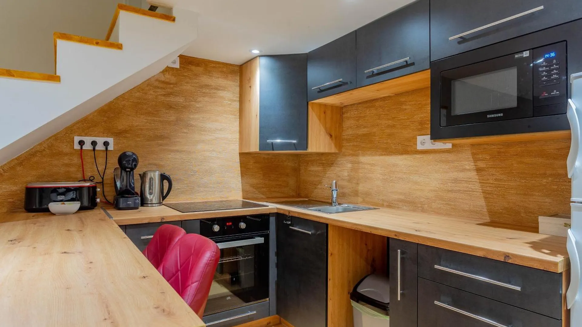 Full Equipment Designed Apartment In The Heart Of Budapest For 4 People